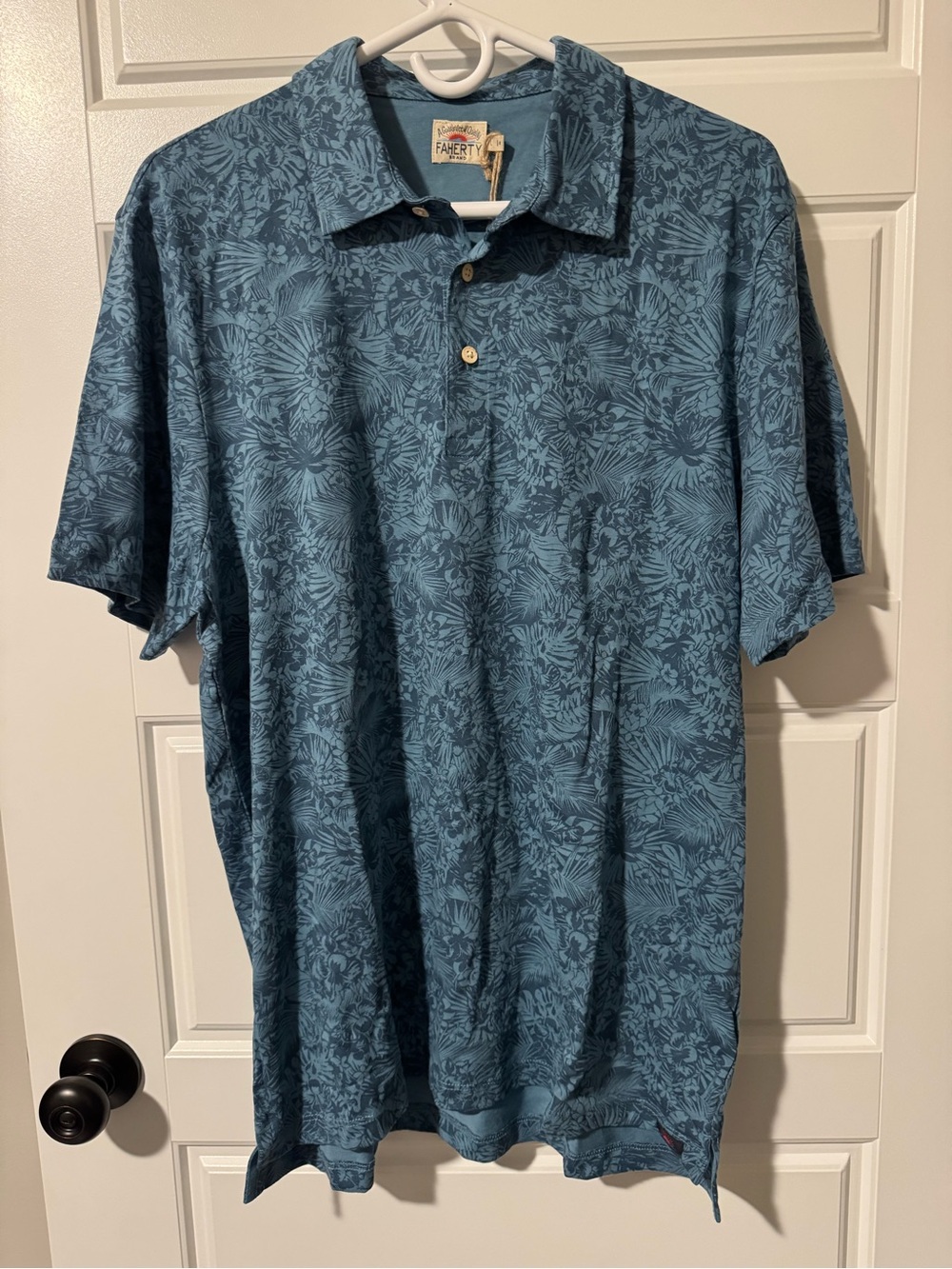 NWT Faherty Brand 100% Cotton Polo Shirt, Blue Tropical Print, Size Large